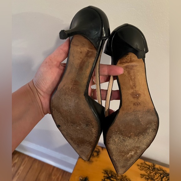 Beautiful Manolo Blahnik black kitten heels. Great condition! Size 39.5 (8.5-9) - Picture 6 of 8
